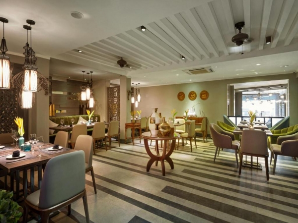Hanoi Center Silk Hotel & Travel