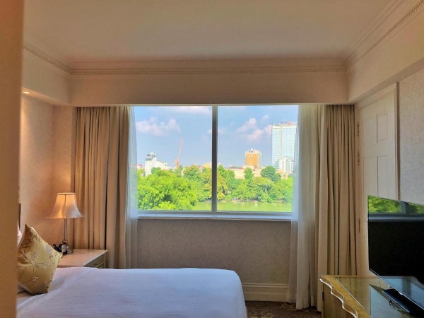 Apricot Hotel