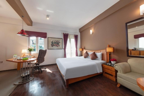 Golden Sunshine Villa Hotel and Travel