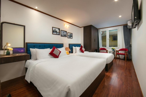 Silk Flower Hotel & Spa