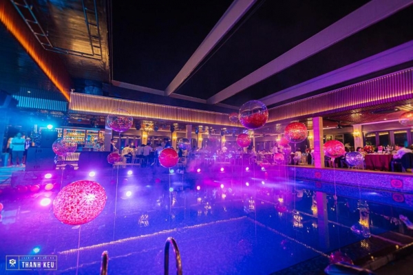 Apricot Hotel