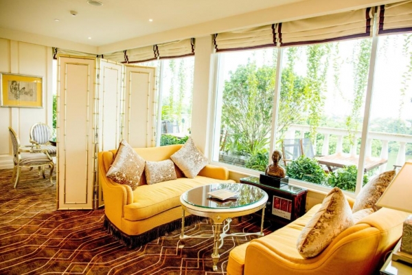 Apricot Hotel