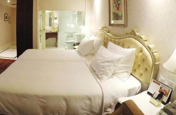 Apricot Hotel