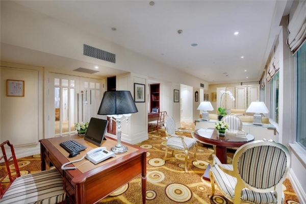 Apricot Hotel